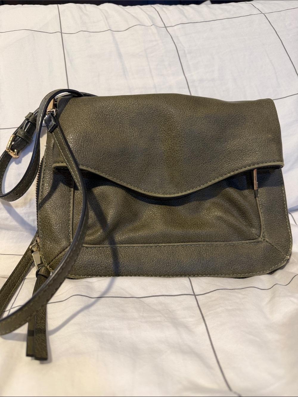 Olive Green Leather Crossbody Bag - Classic Everyday Style
